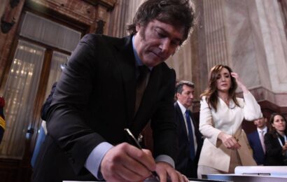 Milei habló de «delincuentes que descuartizaron» la ley Bases y evalúa un plebiscito