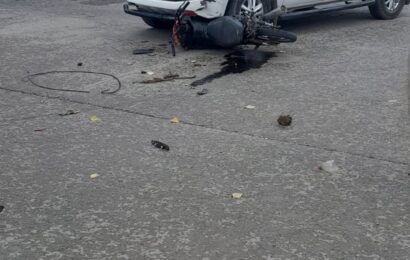 Una persona derivada al hospital tras colisión entre camioneta y moto