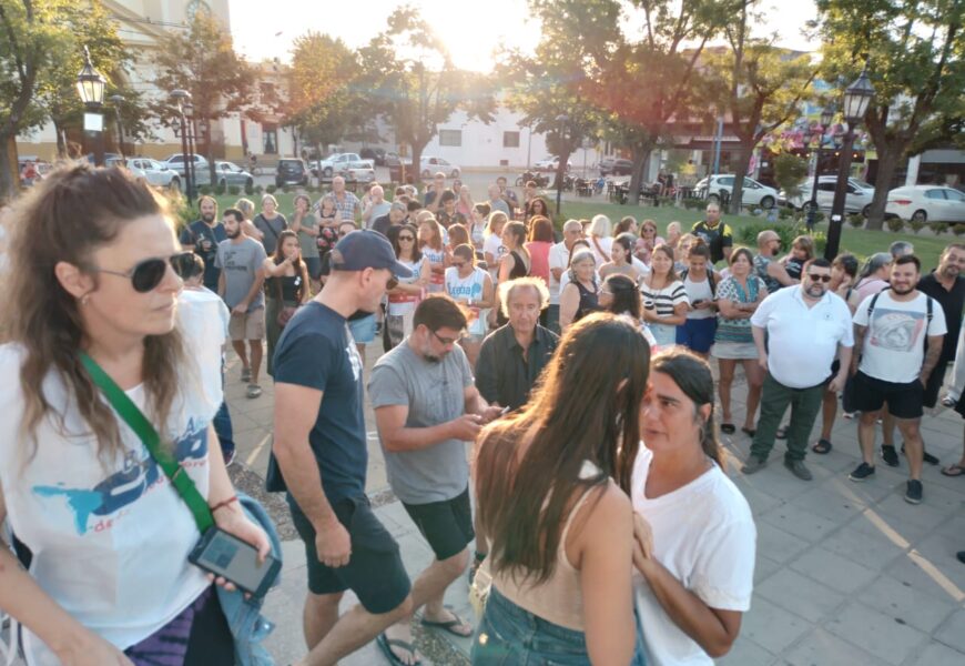 Manifestación pacífica en Rojas contra el DNU de Milei Manifestación pacífica en Rojas contra el DNU de Milei