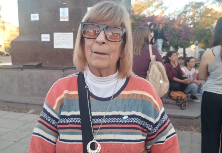 Marta Seta: «Es momento de defender a muerte la educación pública» Marta Seta: «Es momento de defender a muerte la educación pública»
