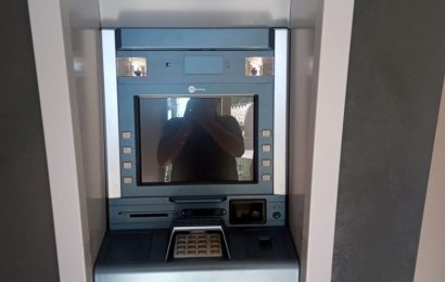Después de 25 años(1999) se reemplazó el cajero automático por uno de última generación en Rafael Obligado Después de 25 años(1999) se reemplazó el cajero automático por uno de última generación en Rafael Obligado