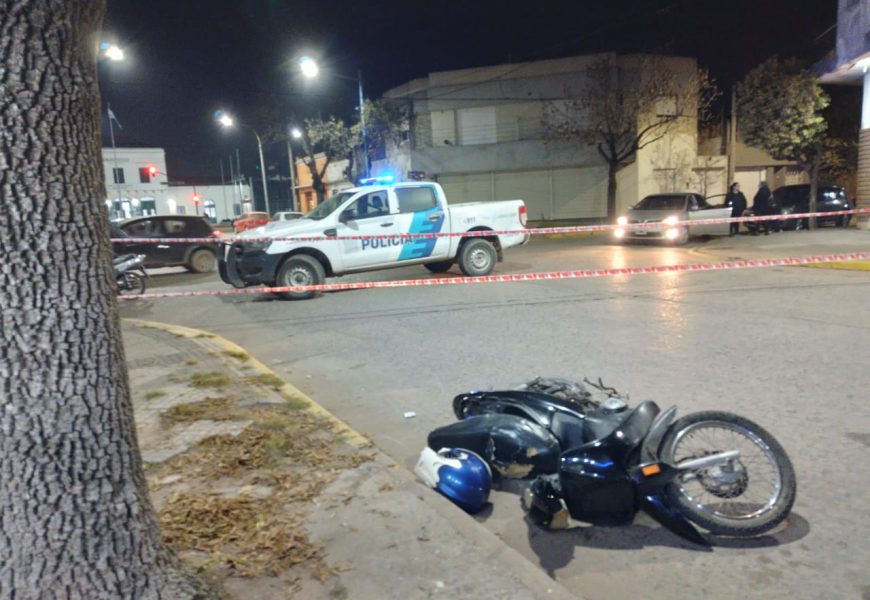 Chocan camioneta y moto Chocan camioneta y moto