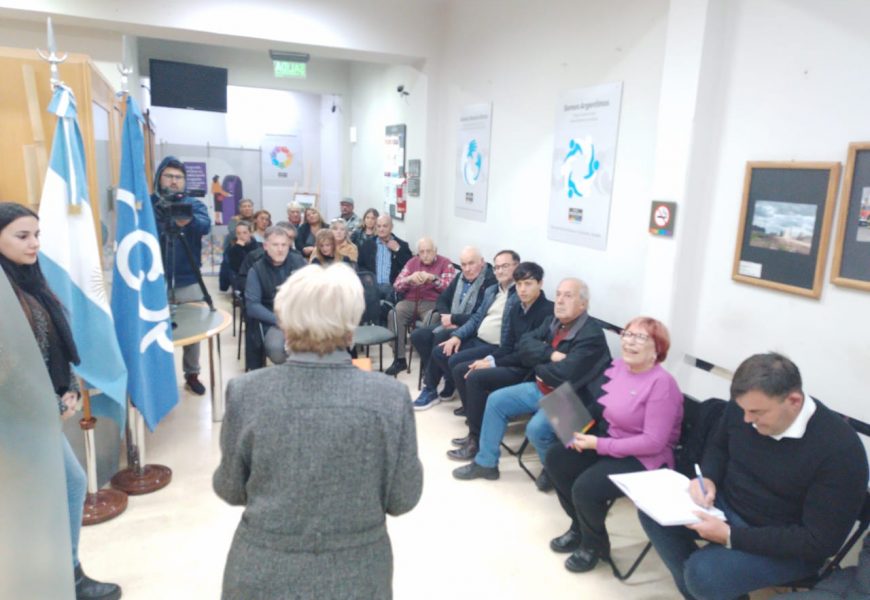 El Banco Credicoop realizó brindis de camaradería El Banco Credicoop realizó brindis de camaradería