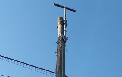 Roban reflectores a El Huracán por tercera vez