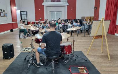 Taller de batería, dirigido a personas mayores de 6 años
