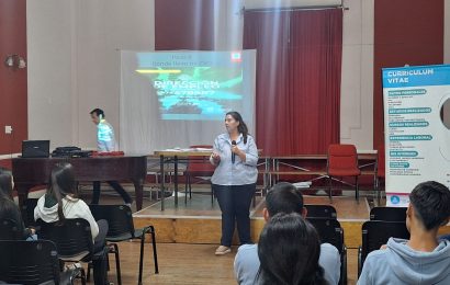La Semana de los Emprendedores comenzó sus actividades junto a estudiantes secundarios