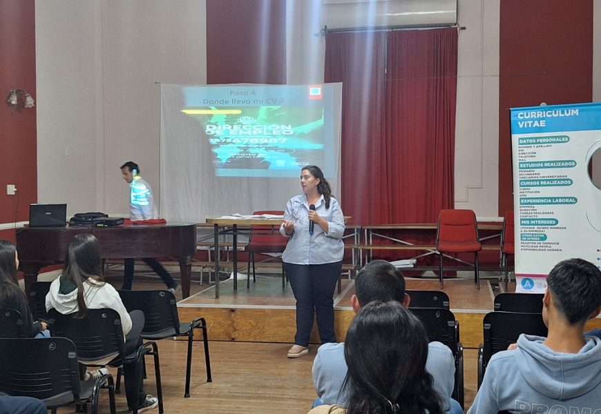 La Semana de los Emprendedores comenzó sus actividades junto a estudiantes secundarios La Semana de los Emprendedores comenzó sus actividades junto a estudiantes secundarios