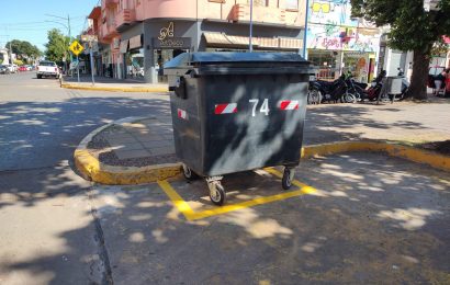 La recolección de residuos domiciliarios con contenedores, completa el centro y llega a los barrios