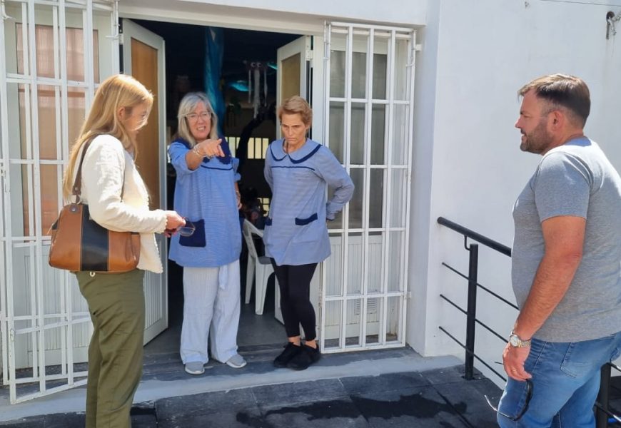 Se instaló un nuevo piso de goma en el patio del Jardín Maternal “Arco Iris” Se instaló un nuevo piso de goma en el patio del Jardín Maternal “Arco Iris”