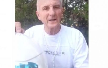 El Padre Ángel envió bendiciones y desea unas fiestas en paz