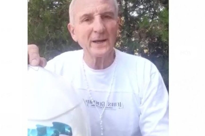 El Padre Ángel envió bendiciones y desea unas fiestas en paz El Padre Ángel envió bendiciones y desea unas fiestas en paz