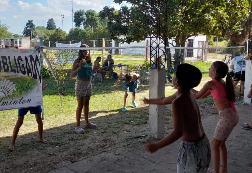 Carabelas: Hubo taller de Badminton en la Colonia Carabelas: Hubo taller de Badminton en la Colonia