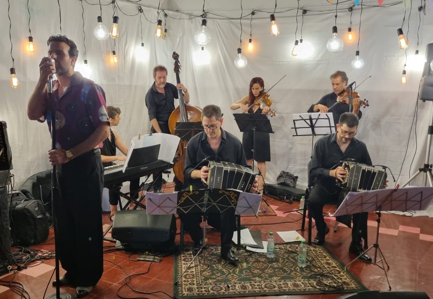 Varietè: Hubo folklore y tango en Pescadores Varietè: Hubo folklore y tango en Pescadores
