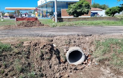 Se colocaron nuevos tubos de desagüe en un sector de Barrio Industrial
