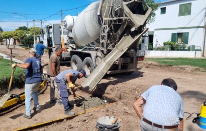 Avances en la construcción de cordón cuneta en Barrio Nehuenche