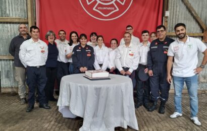 Los Bomberos Voluntarios de Rafael Obligado recibieron un Camión doble cabina Renault 270 año 96