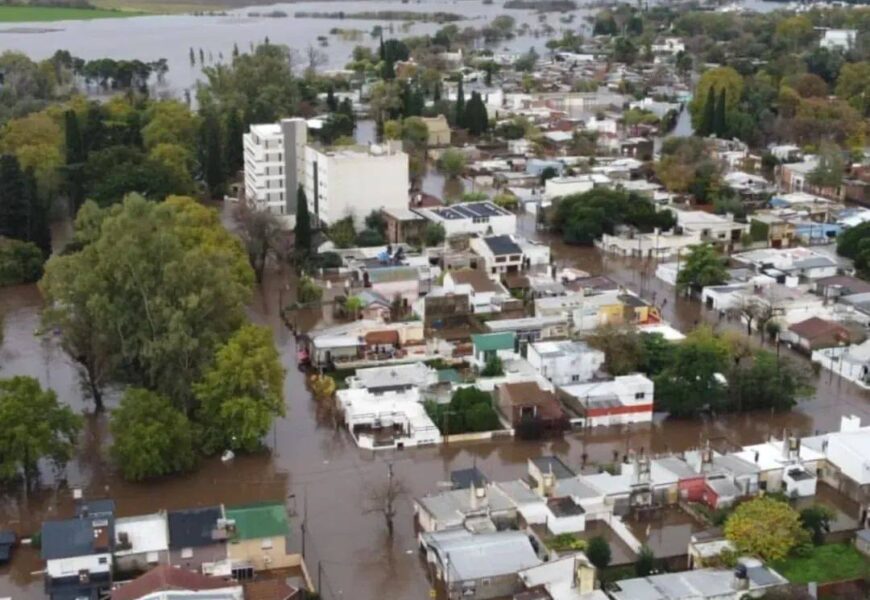 Salto: Evacúan a más de 4 mil personas Salto: Evacúan a más de 4 mil personas