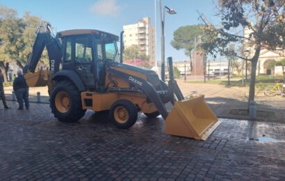 Bouvier presentó la retropala para la Secretaría Vial