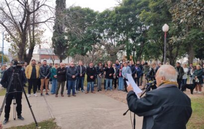Se celebró el Día del Periodista con la colocación de nuevas placas conmemorativas en la Plaza Moreno