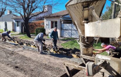 Avanza la construcción de cordón cuneta en Barrio Nehuenche II
