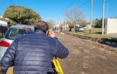 Avanza el cordón cuneta en Barrio Nehuenche II Avanza el cordón cuneta en Barrio Nehuenche II