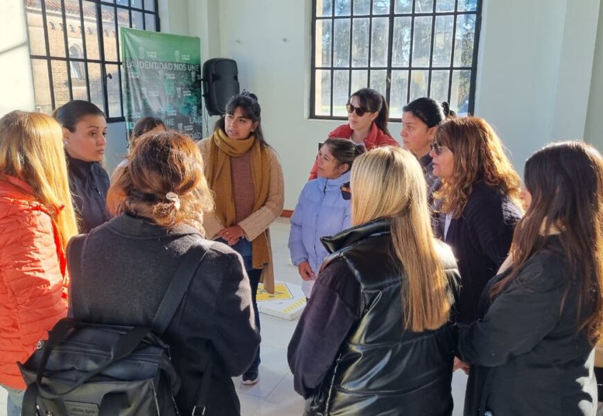 Integrantes del Grupo Estrellas Amarillas capacitaron a estudiantes de Escuelas Primarias de Rojas Integrantes del Grupo Estrellas Amarillas capacitaron a estudiantes de Escuelas Primarias de Rojas