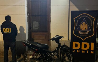 La policía recupera motocicleta y detiene a uno de sus autores La policía recupera motocicleta y detiene a uno de sus autores
