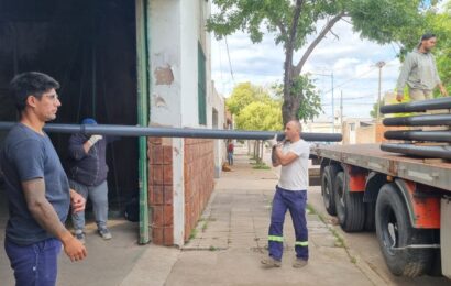 Llegaron más de 80 nuevos postes para continuar con el programa Luz Verde Llegaron más de 80 nuevos postes para continuar con el programa Luz Verde