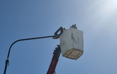 Ya se comenzaron a colocar las columnas y LED en Barrio Belgrano Ya se comenzaron a colocar las columnas y LED en Barrio Belgrano