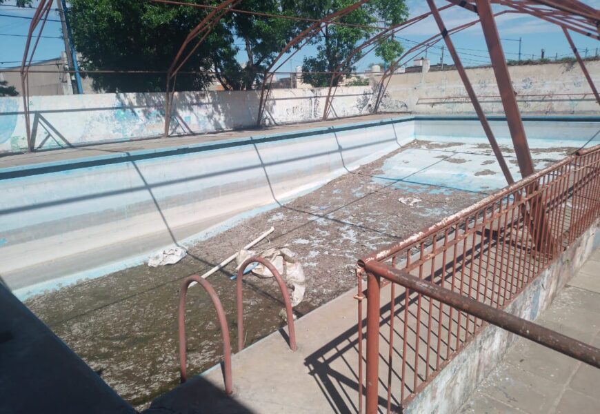 El Municipio restaura la pileta de Sportivo El Municipio restaura la pileta de Sportivo
