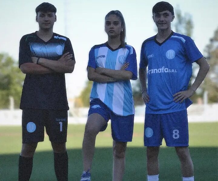 Argentino presentó su propia marca de indumentaria deportiva Argentino presentó su propia marca de indumentaria deportiva