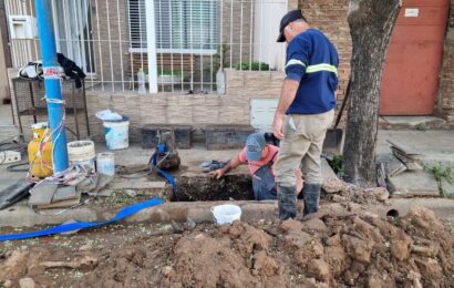 Obras Sanitarias reparó la red de agua Obras Sanitarias reparó la red de agua