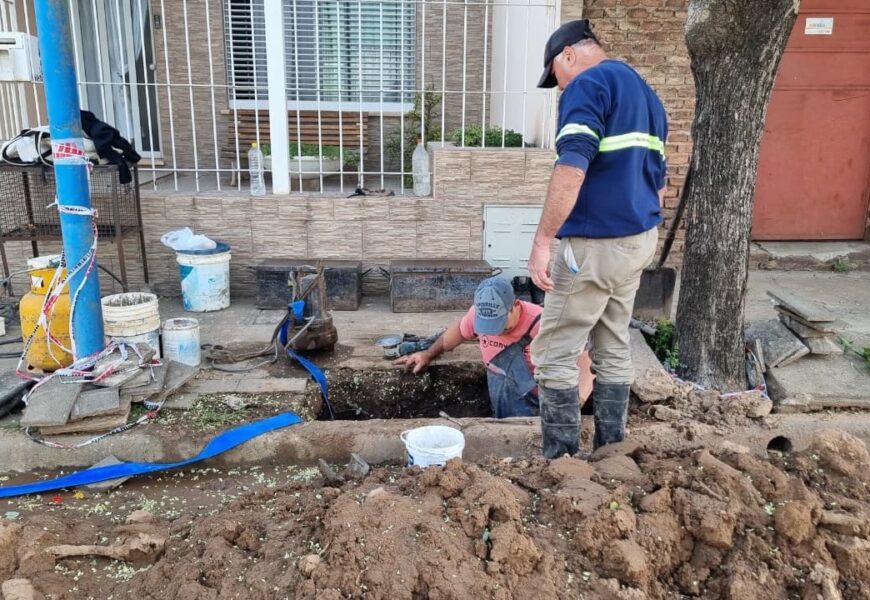 Obras Sanitarias reparó la red de agua Obras Sanitarias reparó la red de agua