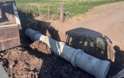 Trabajos de mantenimiento en caminos rurales Trabajos de mantenimiento en caminos rurales