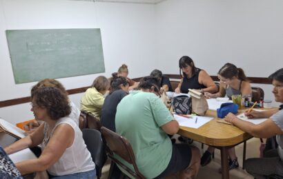 Dibujo y pintura: Comenzó el taller para adultos Dibujo y pintura: Comenzó el taller para adultos