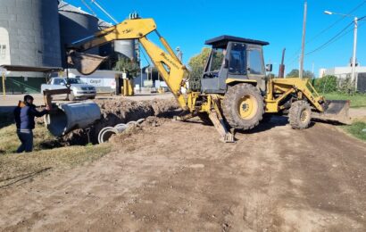 Instalaron nuevas tuberías de desagüe en Tormey y Holmberg Instalaron nuevas tuberías de desagüe en Tormey y Holmberg