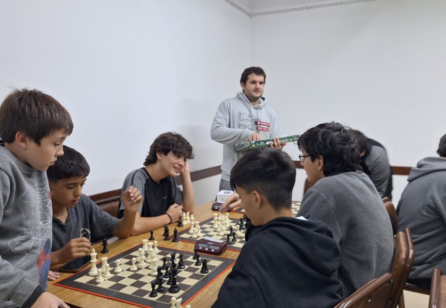 Funciona a pleno la Escuela Municipal de Ajedrez Funciona a pleno la Escuela Municipal de Ajedrez