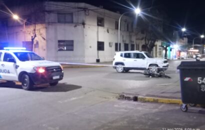 Chocan auto y moto en pleno centro Chocan auto y moto en pleno centro